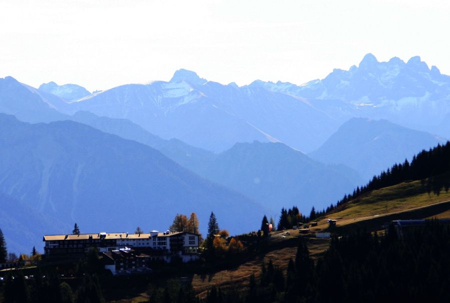 Hotel Berghof vor dem Allgäuer Hauptkamm