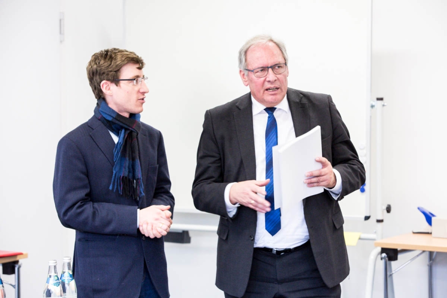 Klimaschutzbeauftragter Simon Steuer und Landrat Anton Klotz bei der Klimaschutzkonferenz 2018 in Immenstadt